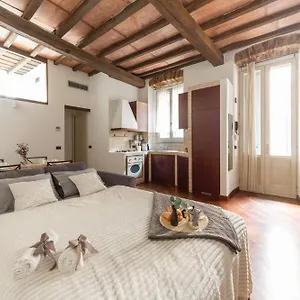 Appartamento Charme Milan-300m Dal Duomo, Milano