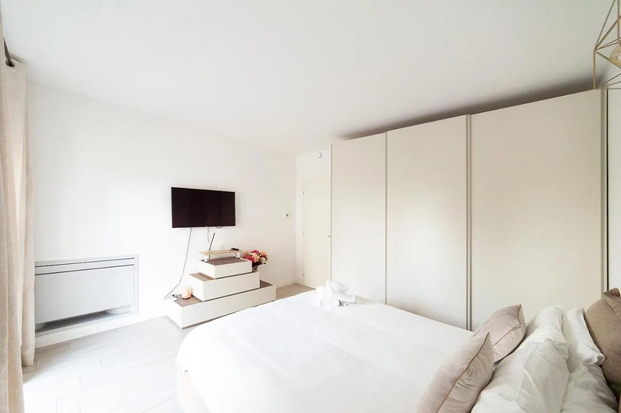 Hbhall Milano Green Apartment 9 0*, Mediolan